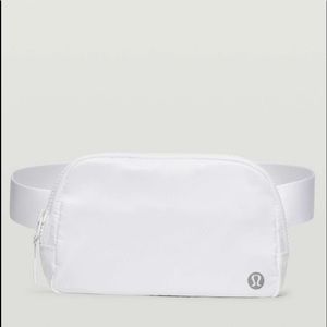NWOT lululemon White Everywhere Belt Bag